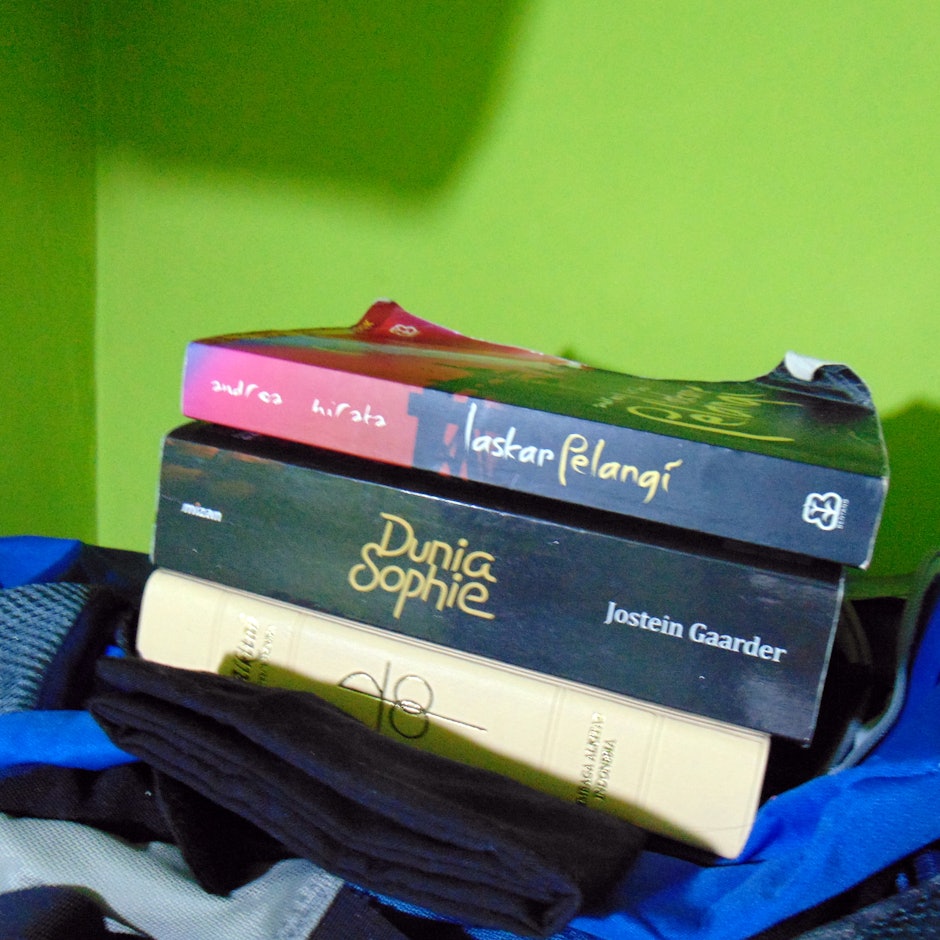 7 Rekomendasi Novel Pilihan untuk Mengisi Waktu Selama #DiRumahAja