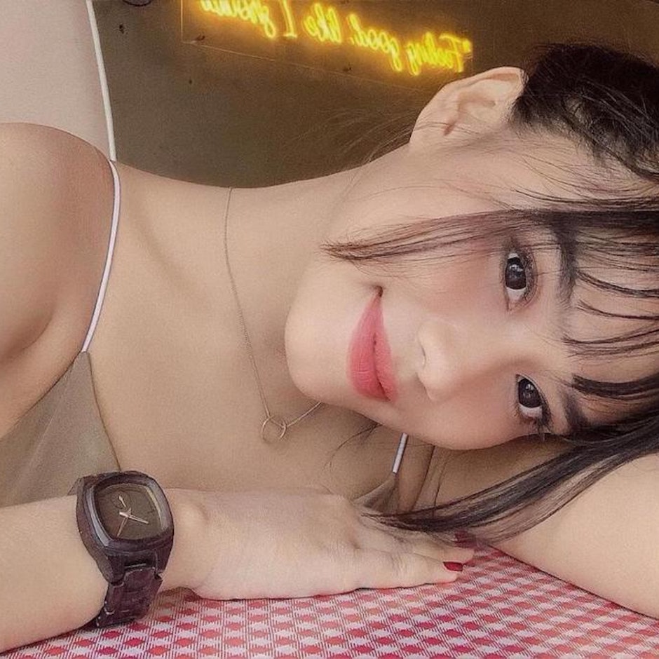 Beauty: 7 Produk Makeup ke Kantor Rekomendasi Fatma Melati