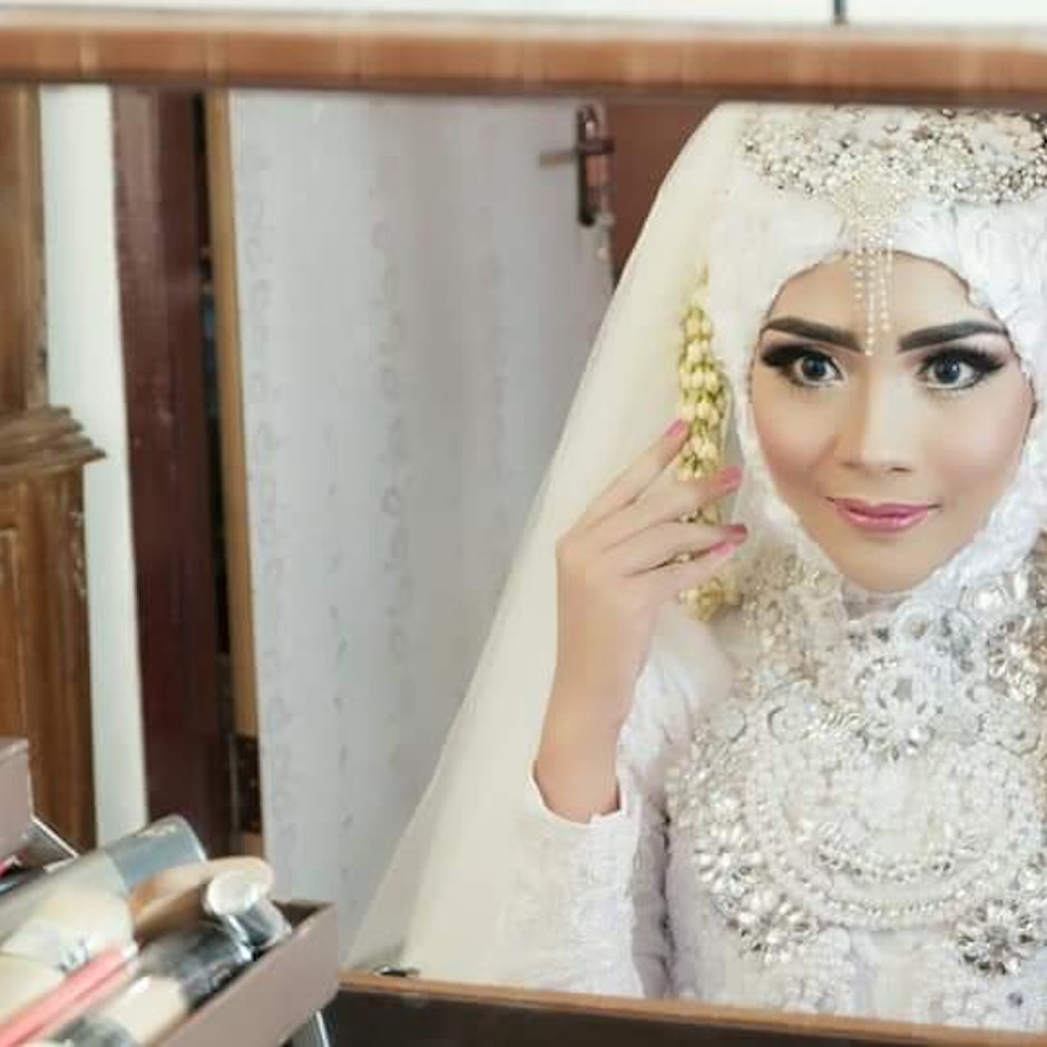 10 Rekomendasi Produk Makeup Dasar untuk Rias Pengantin