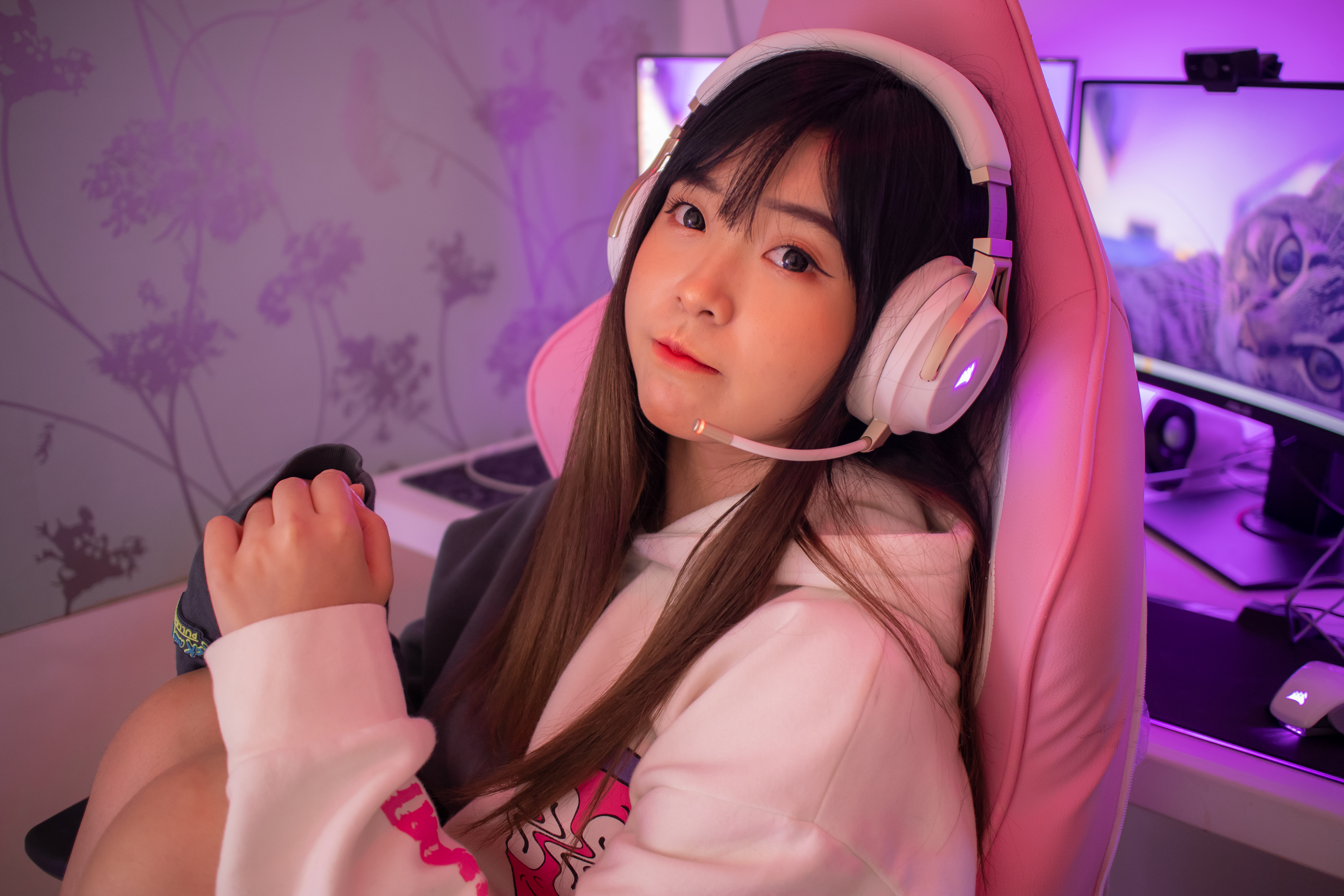 8 Rekomendasi Barang Keren yang Bikin Livestream Kalian Makin Menarik