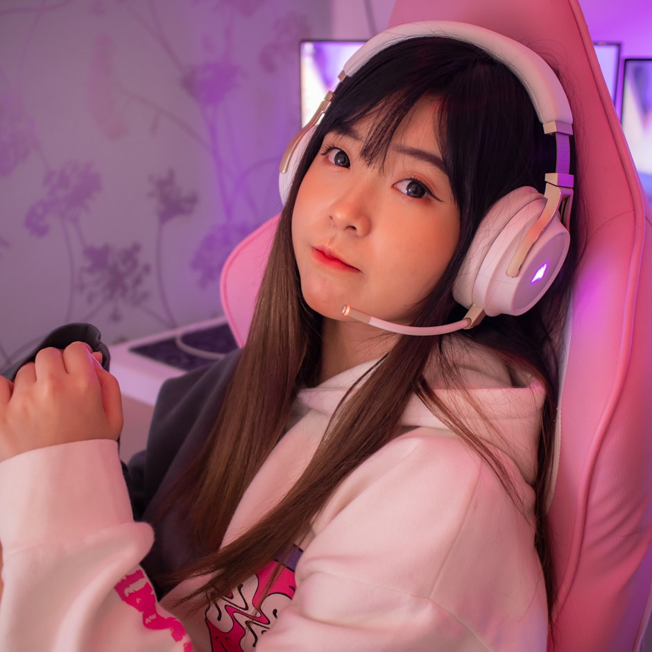 8 Rekomendasi Barang Keren yang Bikin Livestream Kalian Makin Menarik