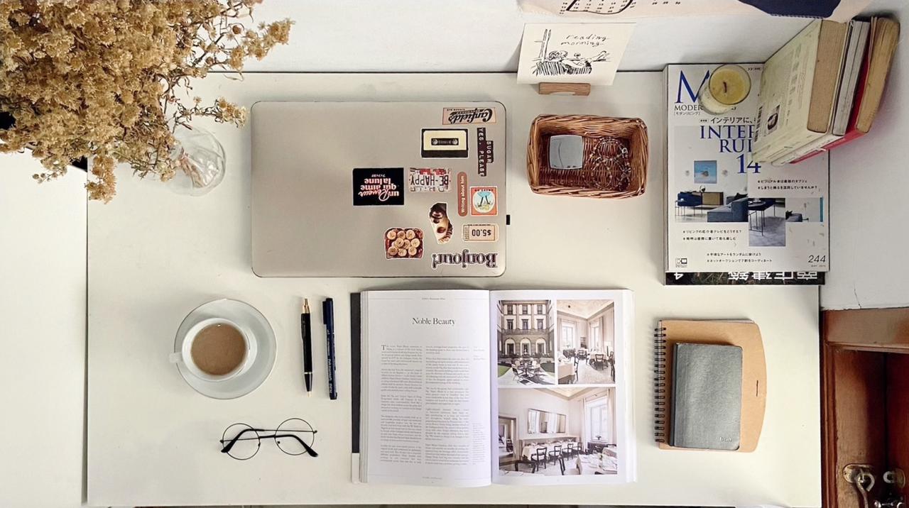 Buat Ruang Kerja Selama WFH Lebih Nyaman dengan 8 Produk Rekomendasi Ini!