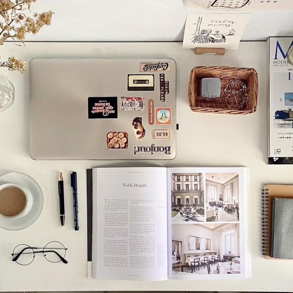 Buat Ruang Kerja Selama WFH Lebih Nyaman dengan 8 Produk Rekomendasi Ini!