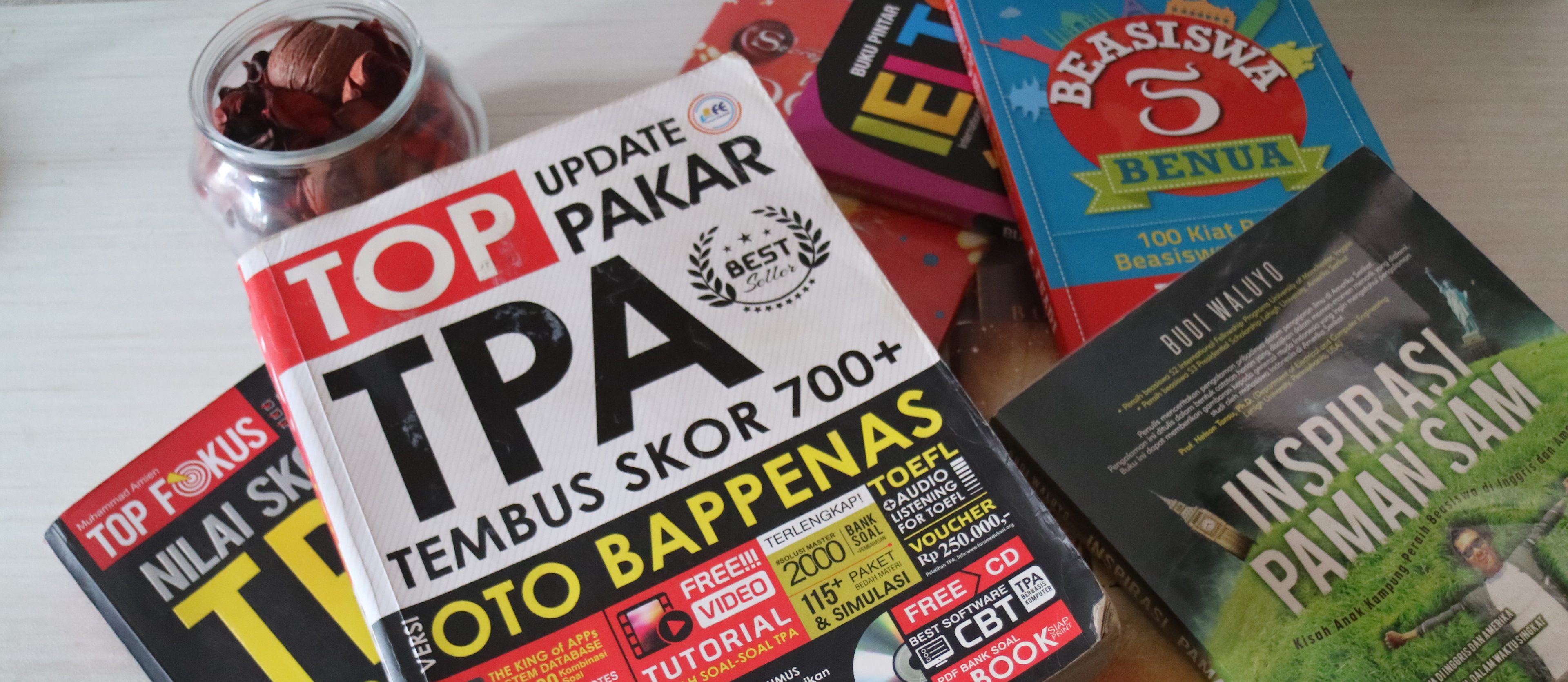 7 Rekomendasi Buku Wajib Baca untuk Mendapatkan Beasiswa 