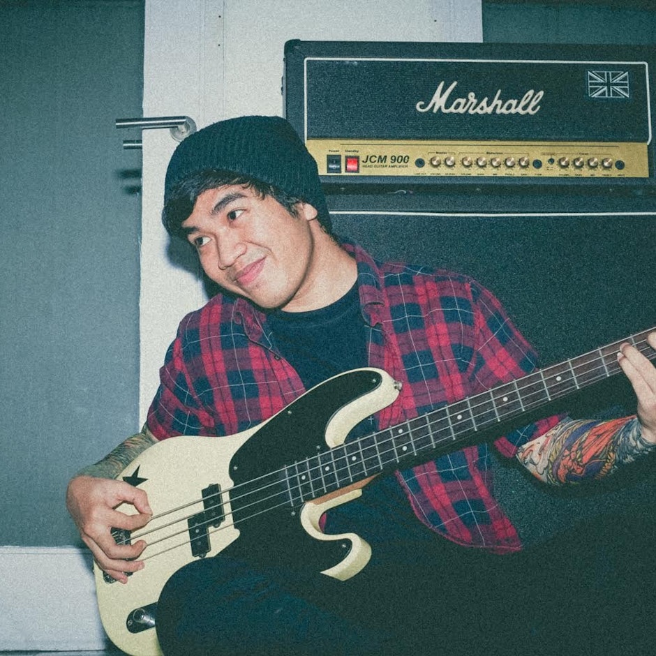 7 Rekomendasi Aksesori Pendukung untuk Bermain Gitar