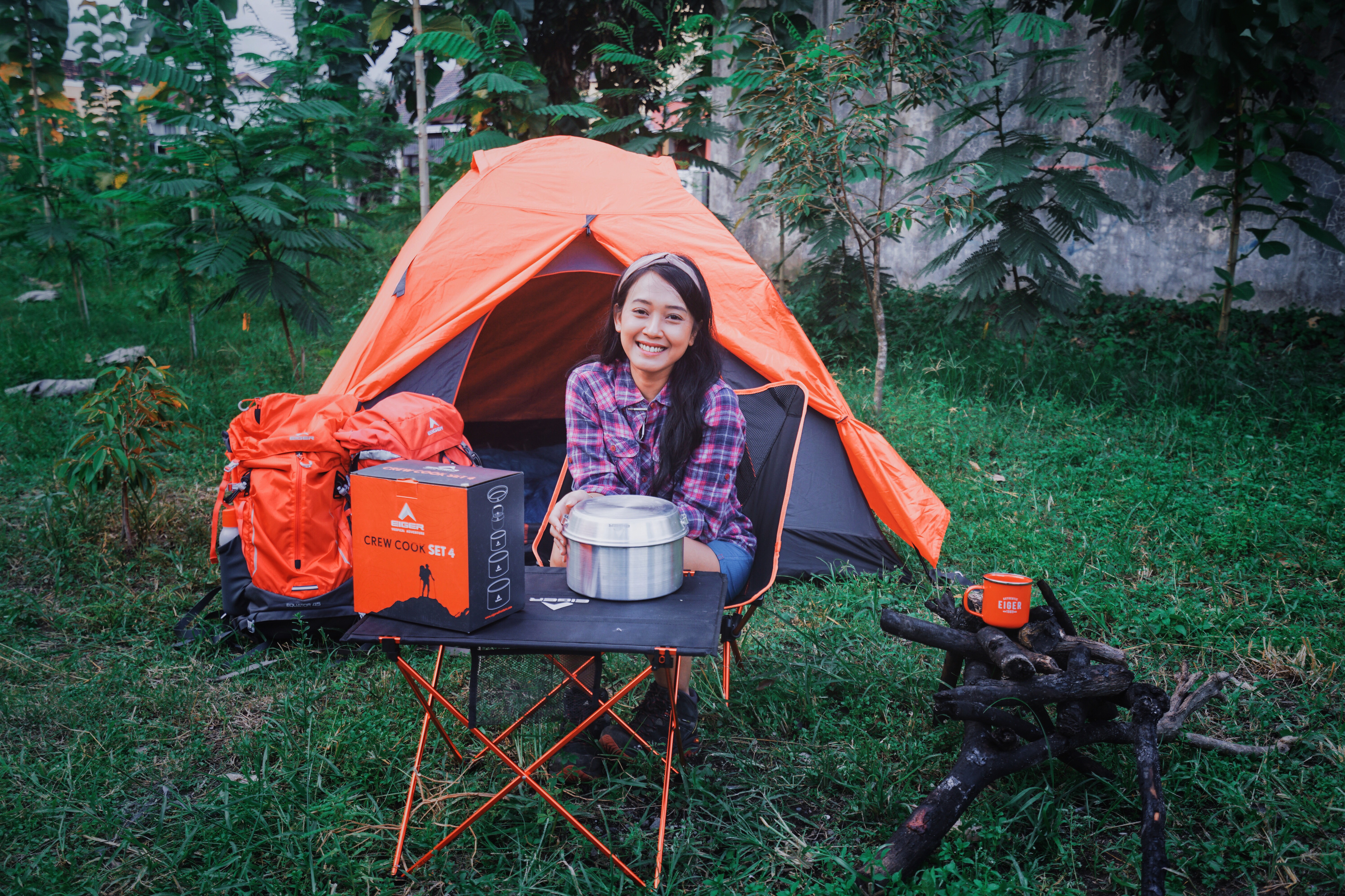 8 Rekomendasi Perlengkapan Outdoor Tambahan yang Cocok Dibawa saat Camping Ceria 