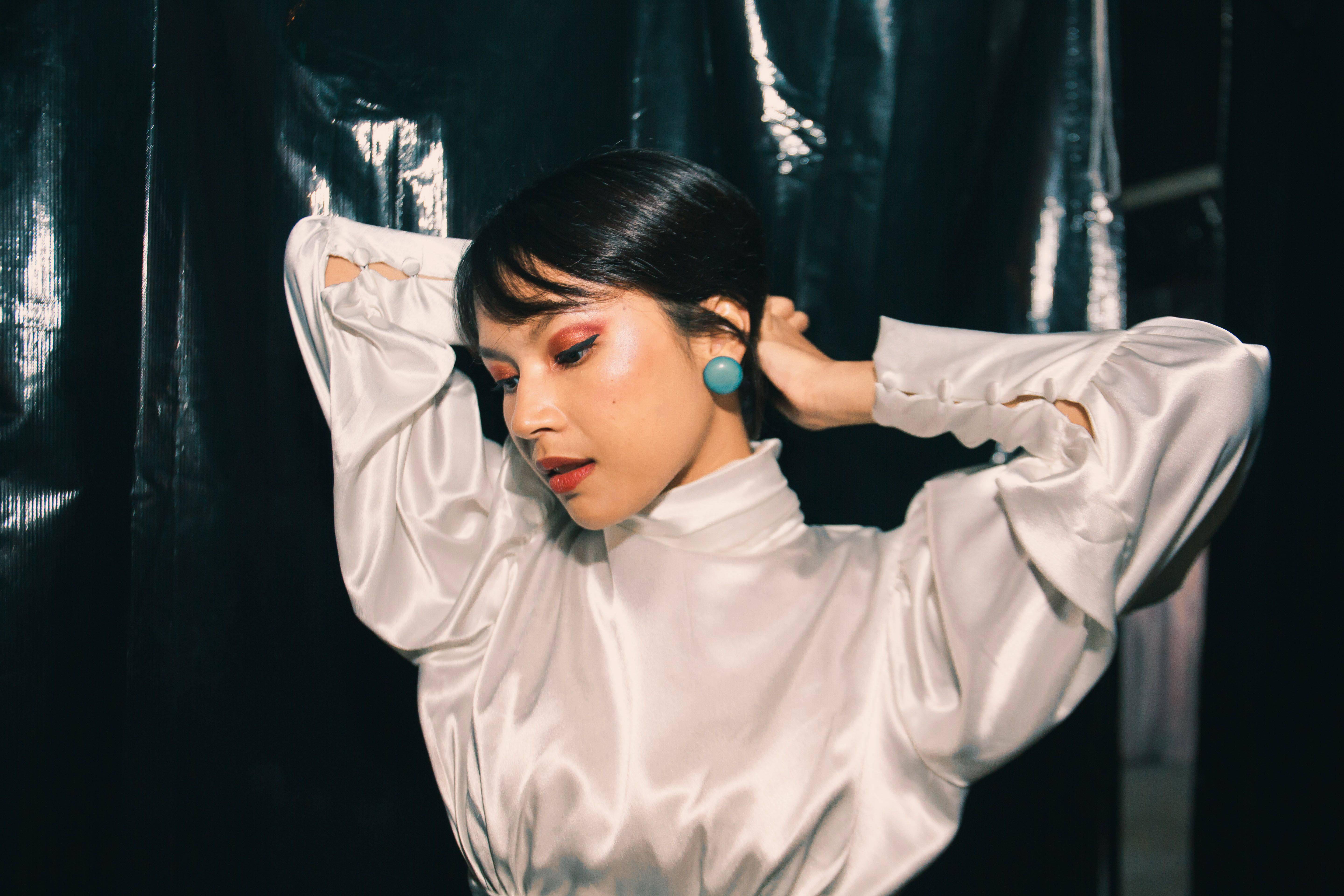 9 Rekomendasi Produk Makeup untuk Look Manggung yang Charming