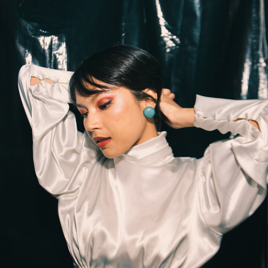 9 Rekomendasi Produk Makeup untuk Look Manggung yang Charming