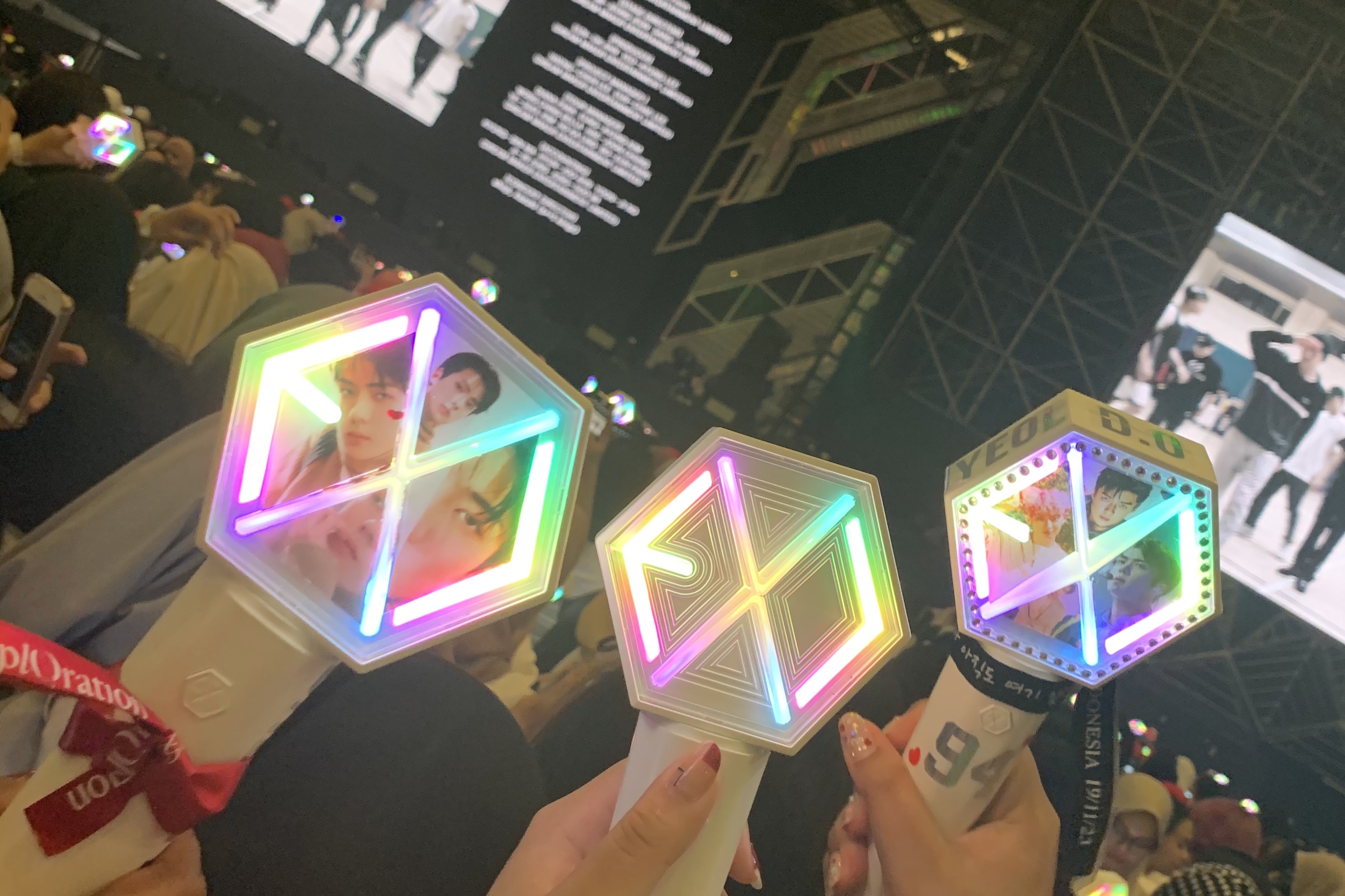 10 Rekomendasi Merchandise yang Harus Dimiliki EXO-L