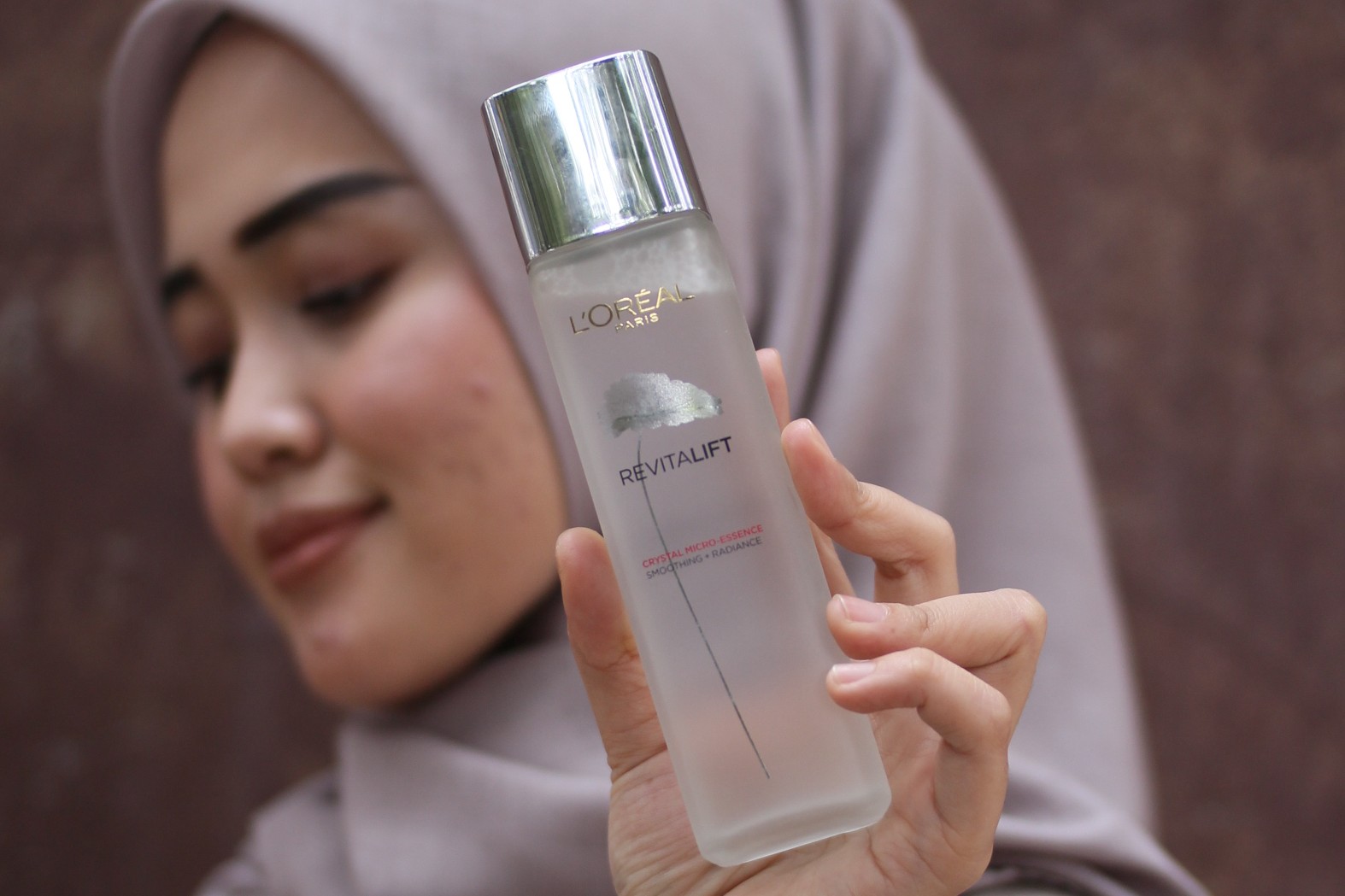 8 Rekomendasi Produk Skincare yang Ampuh untuk Menghilangkan Bekas Jerawat Lama 