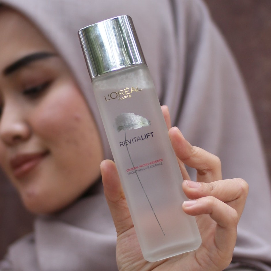 8 Rekomendasi Produk Skincare yang Ampuh untuk Menghilangkan Bekas Jerawat Lama