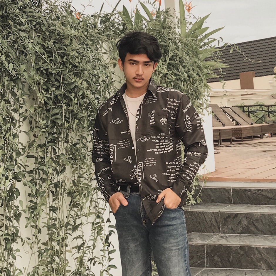 7 Rekomendasi Fashion Items Pria untuk ke Kampus yang Dijamin Membuat Kalian Lebih Percaya Diri