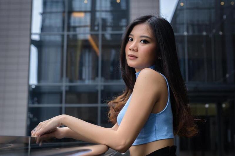 Beauty: 7 Produk Makeup untuk Kamu yang Hobi Foto Rekomendasi Noella Sisterina