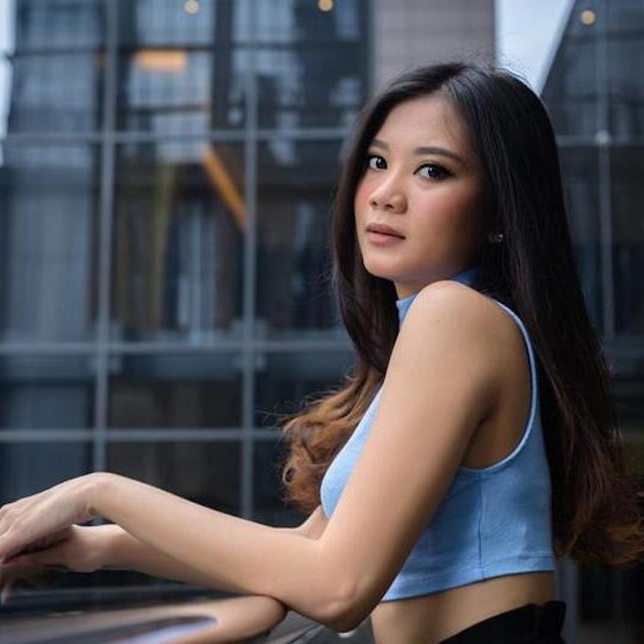 Beauty: 7 Produk Makeup untuk Kamu yang Hobi Foto Rekomendasi Noella Sisterina