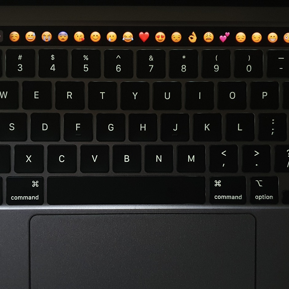 10 Rekomendasi Produk Penunjang untuk Menulis Microblog di Instagram