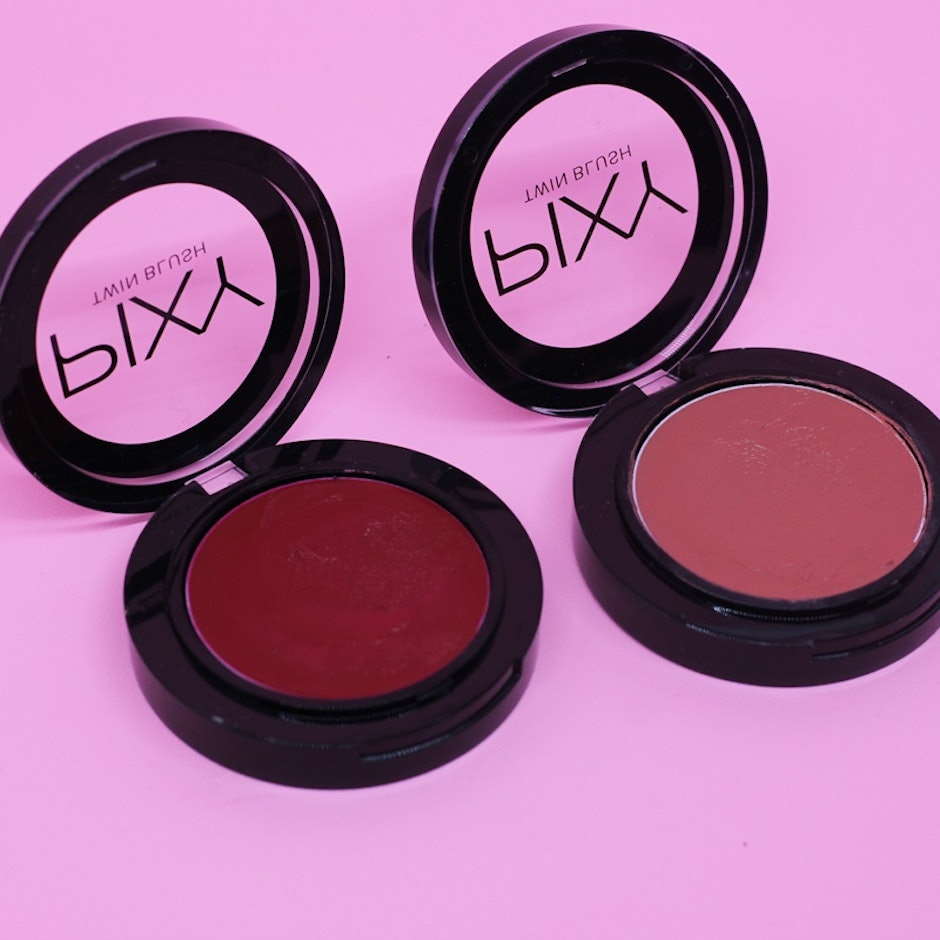 7 Rekomendasi Produk Blush On Lokal