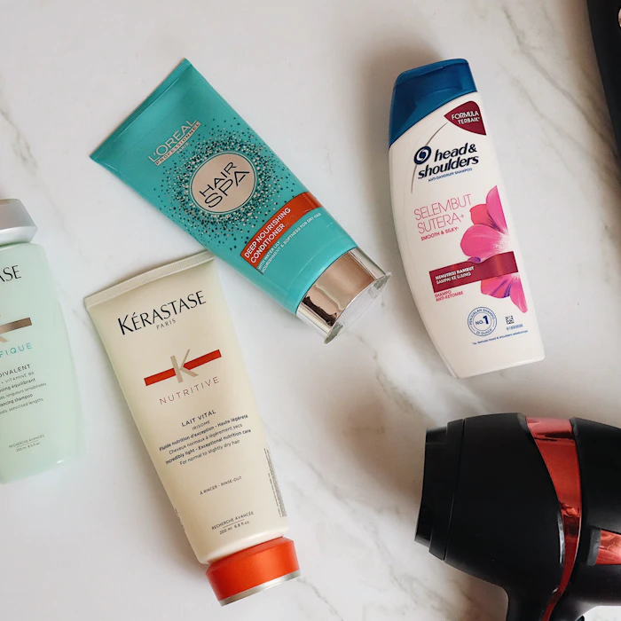 7 Rekomendasi Produk Haircare untuk Kulit Kepala Berminyak dan Rambut Kering