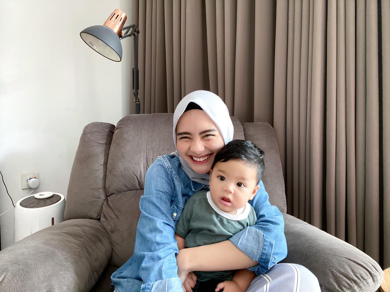 Ibu dan Anak: 7 Produk Penambah ASI Rekomendasi Riskha Fairunissa