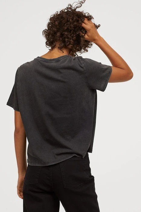 H&M T-shirt With A Motif Translation missing: id.activerecord.decorators.item_part_image/alt