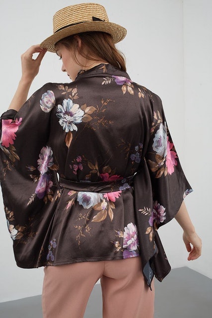 Berrybenka  Brigit Floral Kimono Translation missing: id.activerecord.decorators.item_part_image/alt