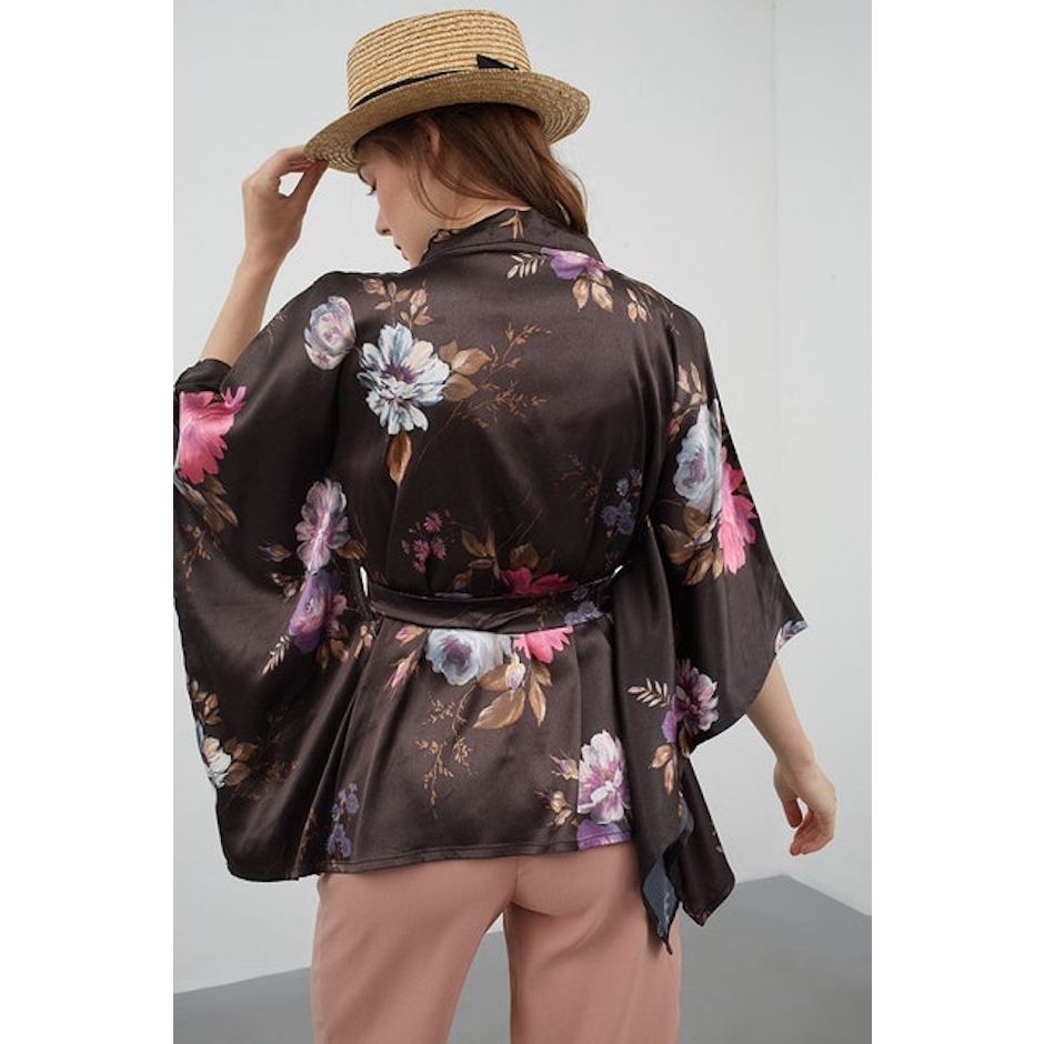 Berrybenka Brigit Floral Kimono Translation missing: id.activerecord.decorators.item_part_image/alt