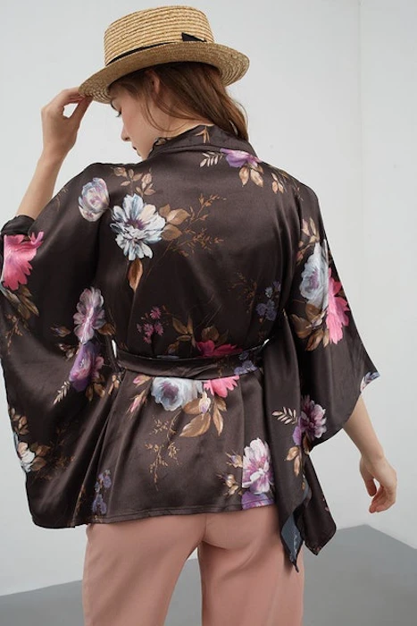 Berrybenka Brigit Floral Kimono Translation missing: id.activerecord.decorators.item_part_image/alt