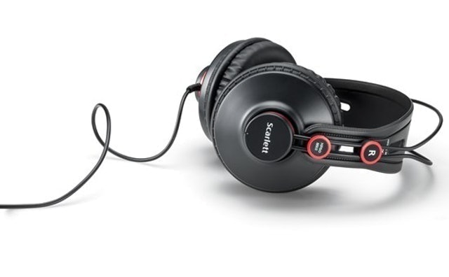 Focusrite  Scarlett Solo Studio 2nd Gen Translation missing: id.activerecord.decorators.item_part_image/alt