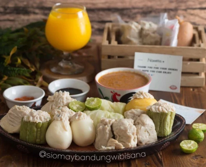 Siomay Bandung Wibisana Siomay Bandung Wibisana - Siomay, Tahu, Telur, Kentang, Kol, Pare Translation missing: id.activerecord.decorators.item_part_image/alt