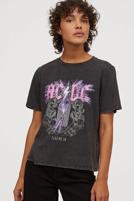H&M T-shirt With A Motif Translation missing: id.activerecord.decorators.item_part_image/alt