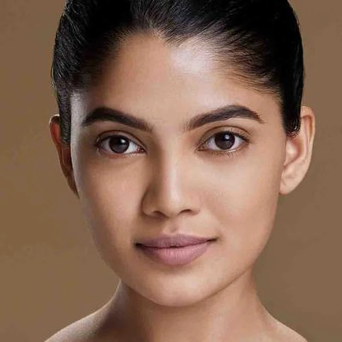 Lakme 9to5 Naturale CC Cream Translation missing: id.activerecord.decorators.item_part_image/alt