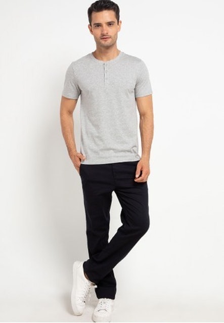 Giordano Essential Khaki Translation missing: id.activerecord.decorators.item_part_image/alt