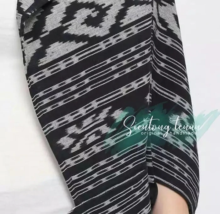 Sientong Tenun Outer Tenun Translation missing: id.activerecord.decorators.item_part_image/alt
