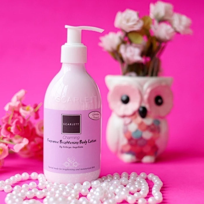 Scarlett Whitening Body Lotion Charming Translation missing: id.activerecord.decorators.item_part_image/alt