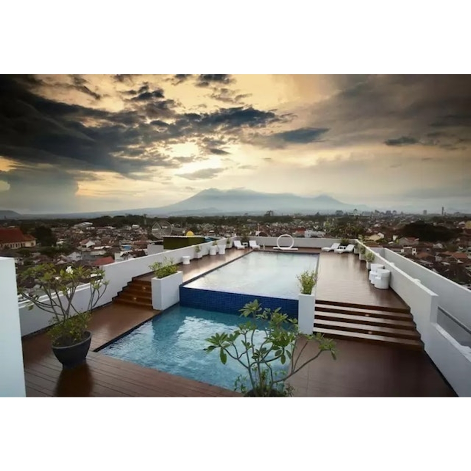 Maxone Hotels Malang Translation missing: id.activerecord.decorators.item_part_image/alt