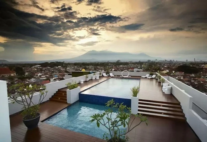 Maxone Hotels Malang Translation missing: id.activerecord.decorators.item_part_image/alt
