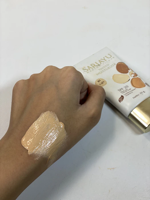 PT Martina Berto Tbk Sariayu Tinted Moisturizer Translation missing: id.activerecord.decorators.item_part_image/alt