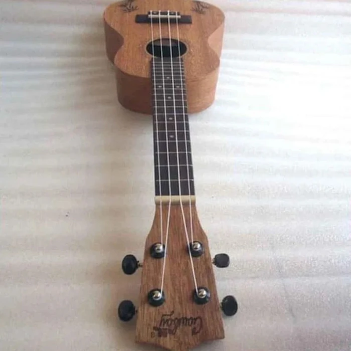 Cowboy Concert Ukulele Translation missing: id.activerecord.decorators.item_part_image/alt