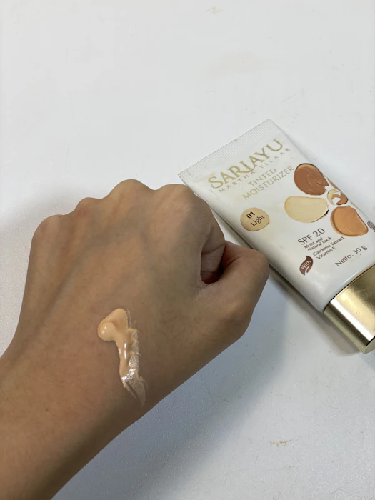 PT Martina Berto Tbk Sariayu Tinted Moisturizer Translation missing: id.activerecord.decorators.item_part_image/alt