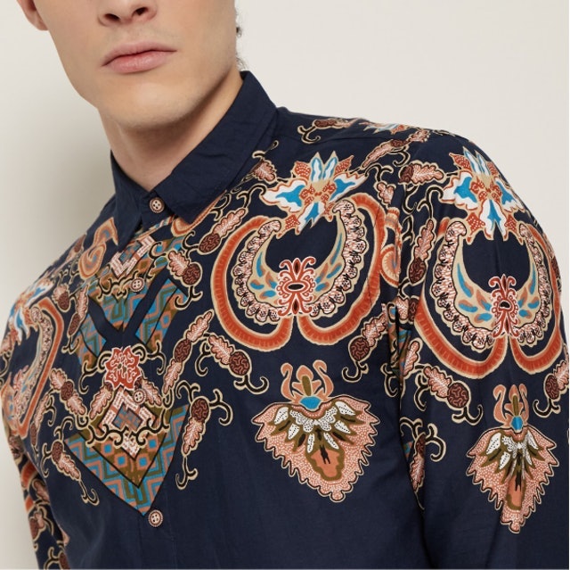 M231  Kemeja Pria Batik Warna Navy 1699 Translation missing: id.activerecord.decorators.item_part_image/alt