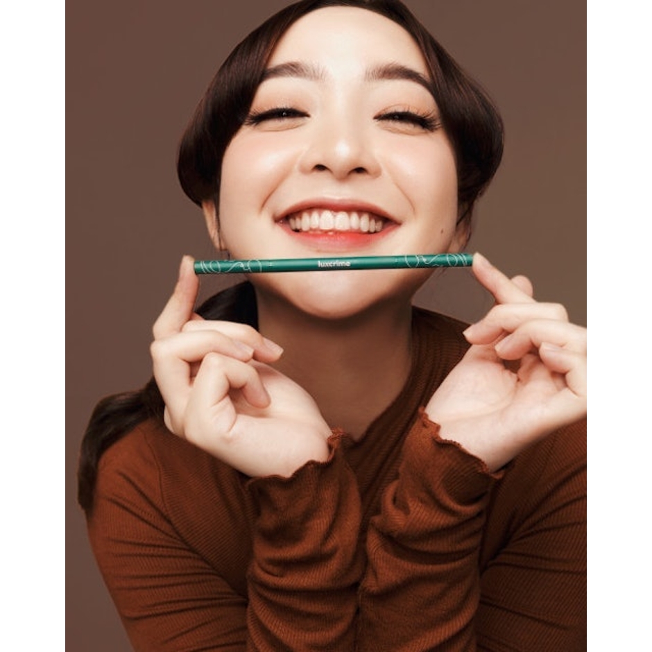 LUXCRIME Slim Triangle Precision Brow Pencil Translation missing: id.activerecord.decorators.item_part_image/alt