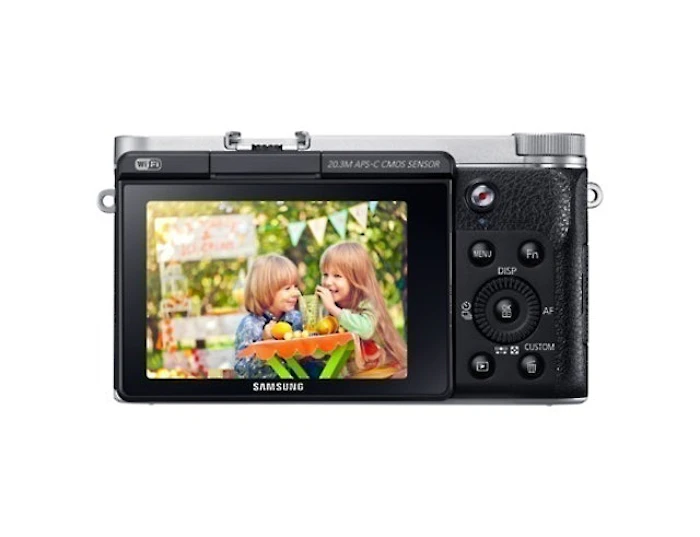 Samsung NX3000 with 20-50mm Lens and Flash Translation missing: id.activerecord.decorators.item_part_image/alt
