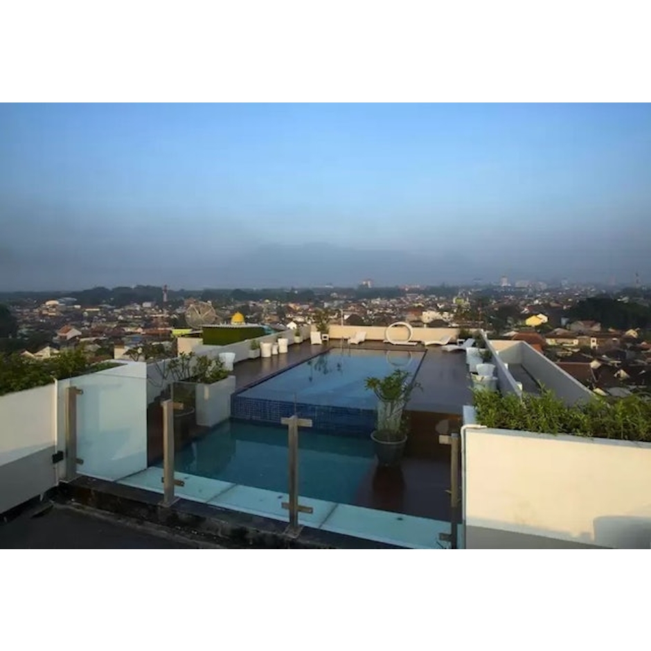 Maxone Hotels Malang Translation missing: id.activerecord.decorators.item_part_image/alt