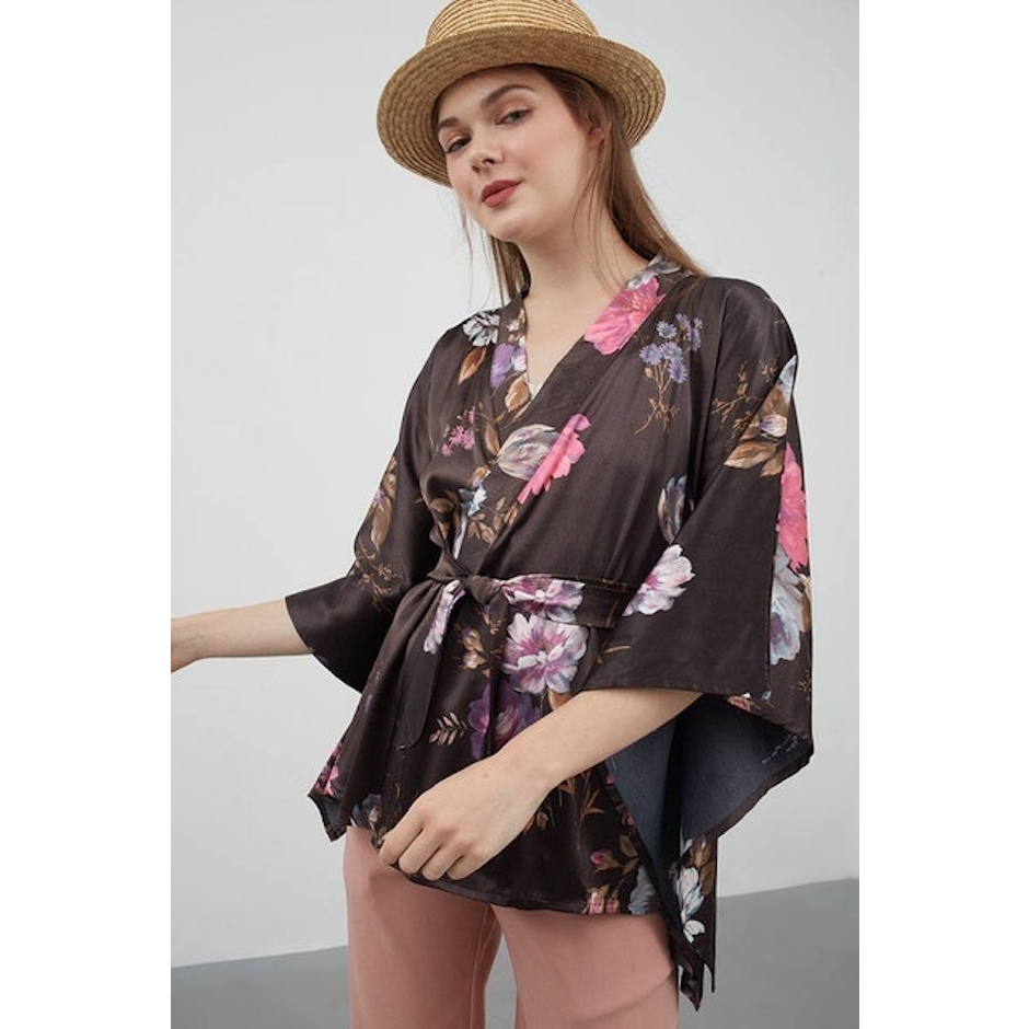 Berrybenka Brigit Floral Kimono Translation missing: id.activerecord.decorators.item_part_image/alt