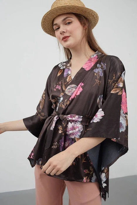 Berrybenka Brigit Floral Kimono Translation missing: id.activerecord.decorators.item_part_image/alt