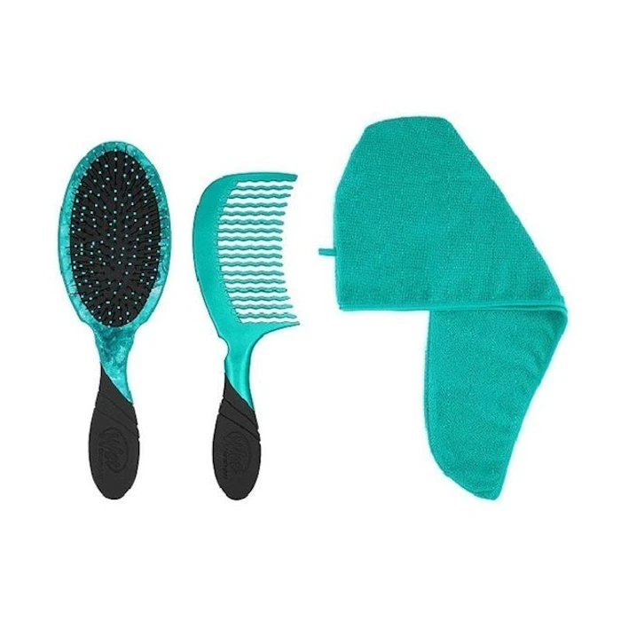 The Wet Brush The TLC Kit Translation missing: id.activerecord.decorators.item_part_image/alt