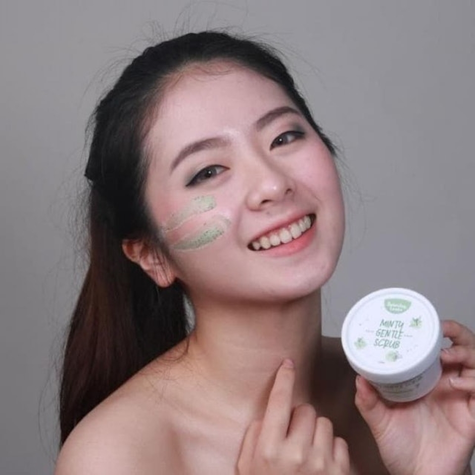 Saturday Looks Minty Gentle Scrub Face Mask Translation missing: id.activerecord.decorators.item_part_image/alt