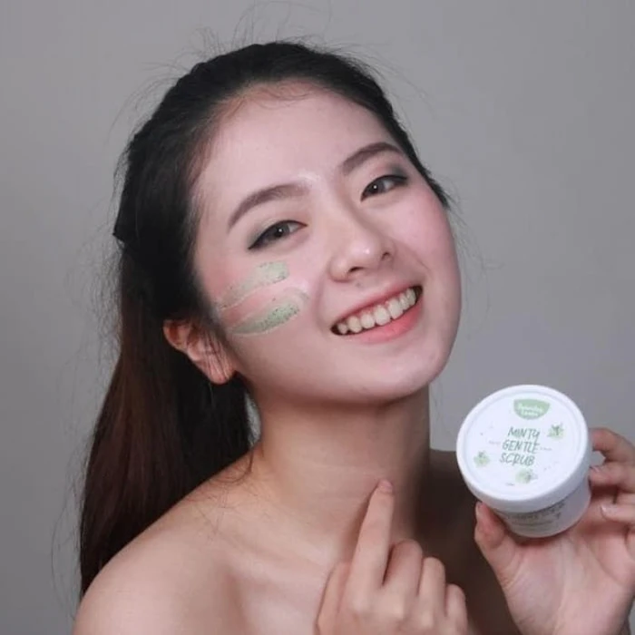 Saturday Looks Minty Gentle Scrub Face Mask Translation missing: id.activerecord.decorators.item_part_image/alt