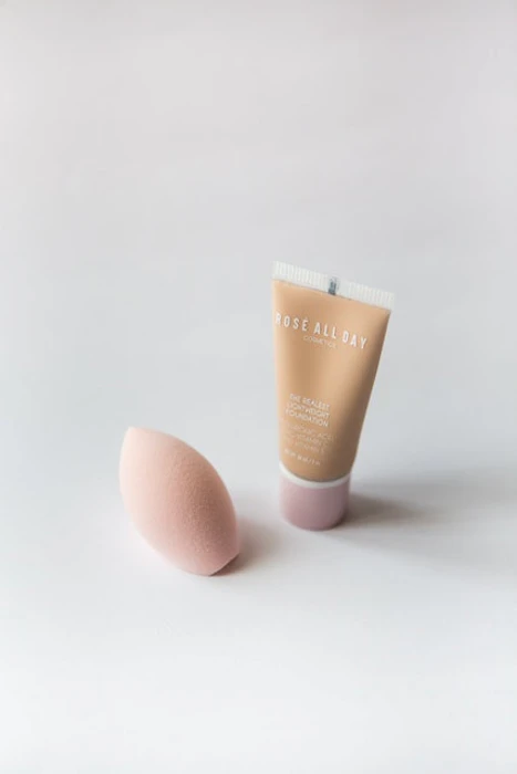 Rosé All Day Little Bean Beauty Sponge Translation missing: id.activerecord.decorators.item_part_image/alt