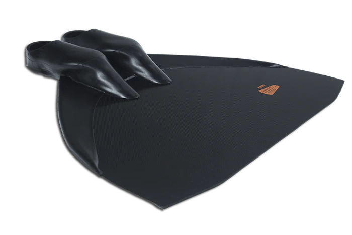 Leaderfins Hyper Carbon Monofin with Neoprene Socks Translation missing: id.activerecord.decorators.item_part_image/alt