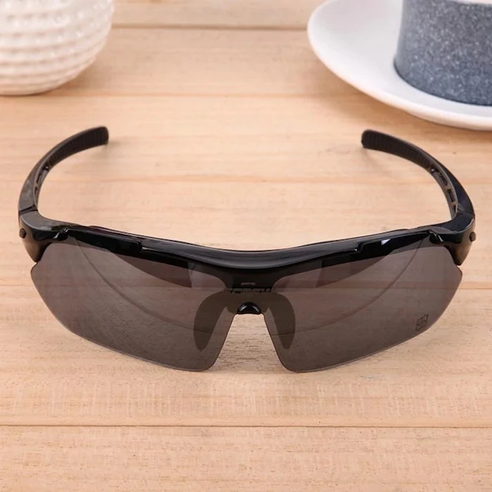 Screw Kacamata Hitam Polarized Translation missing: id.activerecord.decorators.item_part_image/alt